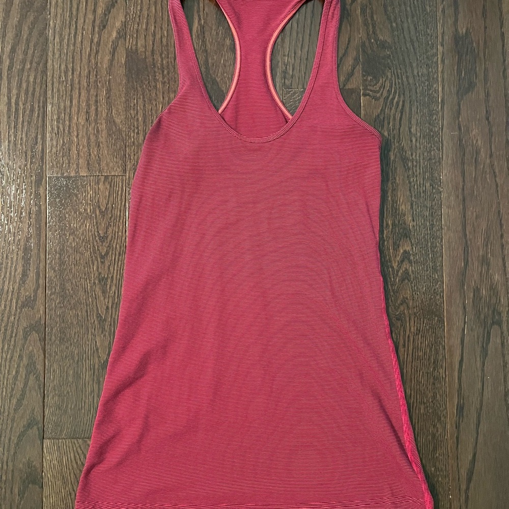 Lululemon hip length workout tank.